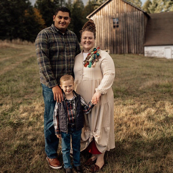 Meet your Posher, Sierra - Picture 1 of 12